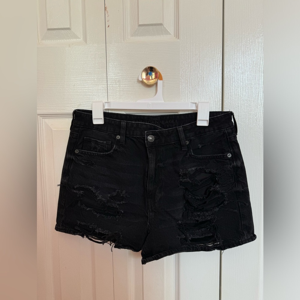 AE Denim Mom Short - Size 10 Regular